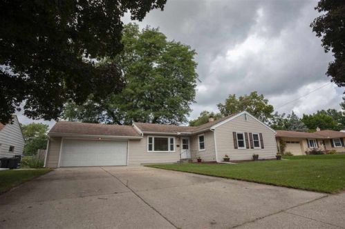1304 Roncevalles Ave, Rockford, IL 61107-2054
