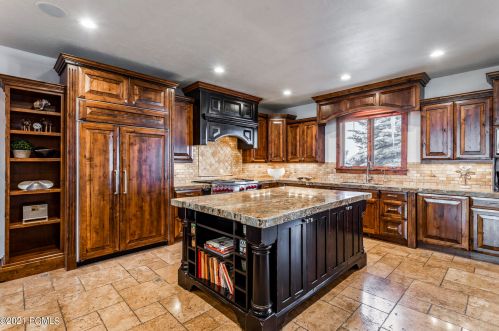 6050 Mtn Rnch Dr, Park City UT 84098-6177 exterior