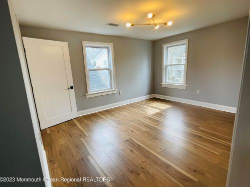 53 River St, Tinton Falls NJ  07701-1334 exterior