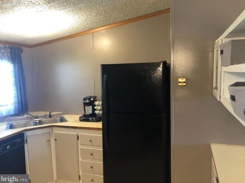 110 Dovefield Dr, Lancaster PA  17603-4686 exterior