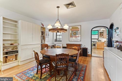 1204 10th St, Philadelphia PA 19147-5040 exterior