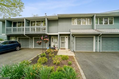 115 Marion Dr, Town Center, NJ 07052-3301