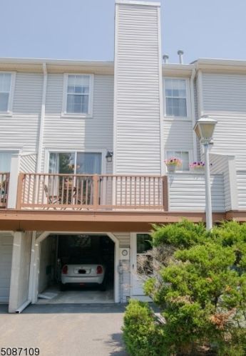 48 Green Heron Dr, Hackettstown NJ  07840-3330 exterior