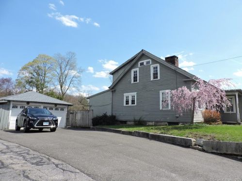 680 Cooke St, Waterbury, CT 06710-1106
