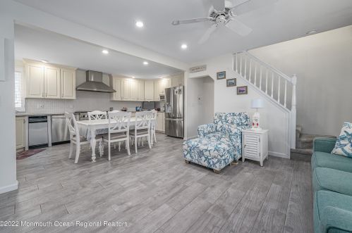 102 New York Ave, Lavallette, NJ 08735-2539