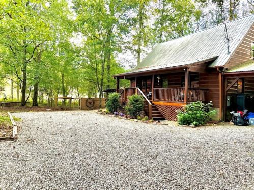 45 Newport Dr, Ellijay, GA 30540-5346
