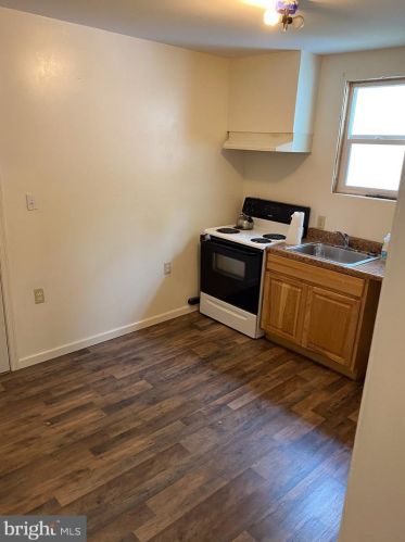 33 Blueberry Ln, Franklin WV  26807-8053 exterior