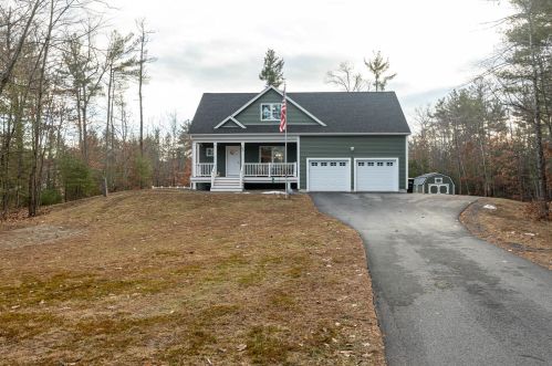 40 Tolend Rd, Barrington, NH 03825-3703