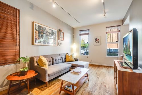 1405 Rockwell St, Chicago IL  60622-1646 exterior