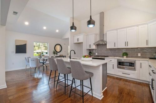 353 Collier Ridge Dr, Atlanta GA  30318-7342 exterior