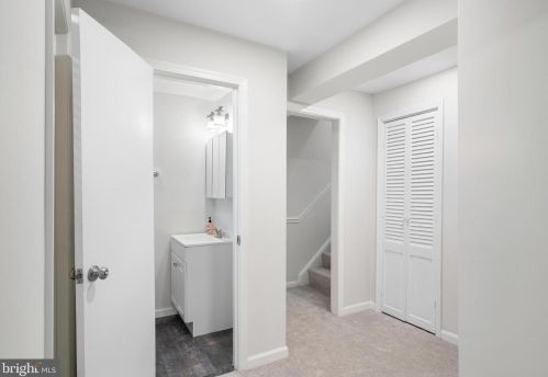 5865 Banning Pl, Springfield VA  22015-3666 exterior