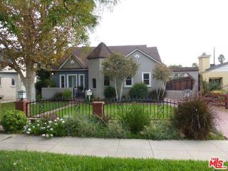 310 Lamer St, Burbank, CA 91506-2734