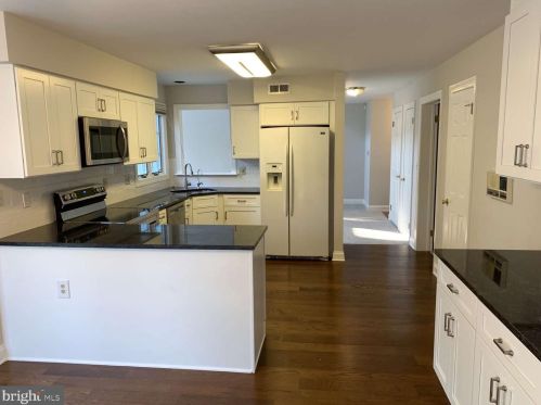 7 Brookwood Rd, Mount Laurel, NJ 08054-4713