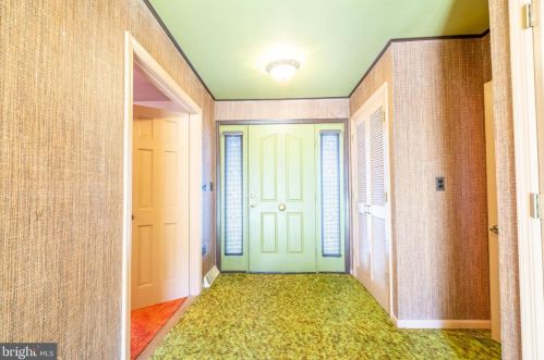 36 Nelson Ridge Rd, Princeton NJ  08540-7436 exterior