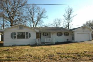 300 3rd St, Altamont, KS