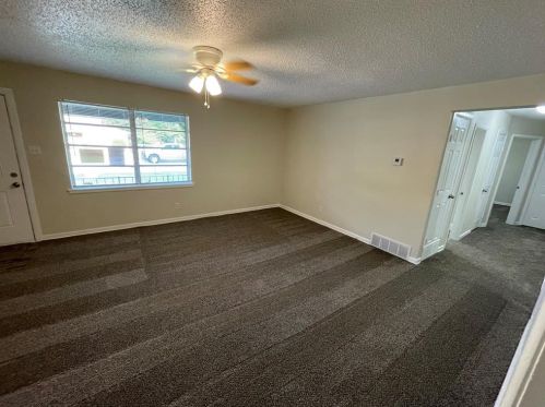 3800 Knox St, Fort Worth TX  76119-4819 exterior