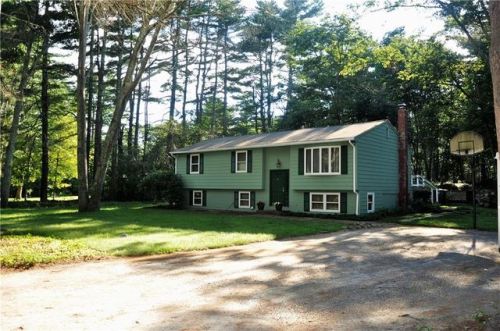 1061 Sisson Rd, Coventry, RI 02827-1821