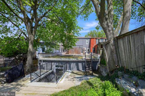 28 Vine St, Lancaster PA  17603-3943 exterior