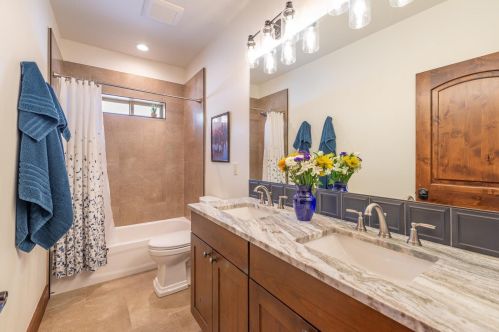 14574 Wolfgang Rd, Truckee CA  96161-6905 exterior
