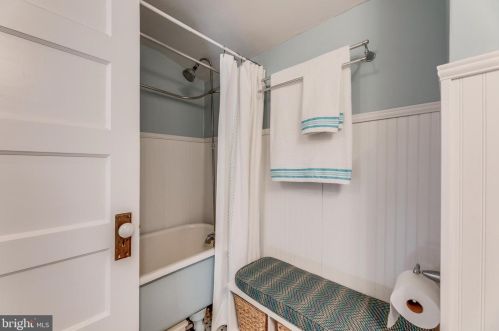 2009 Grace Church Rd, Silver Spring MD 20910-2116 exterior