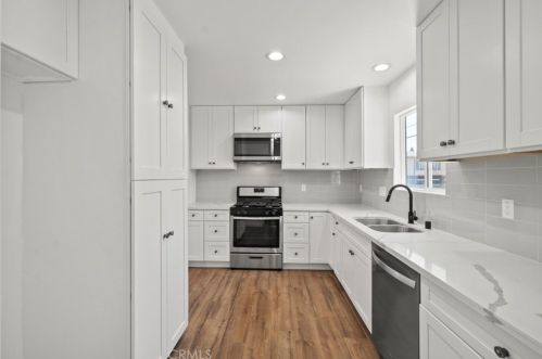 11609 Atkinson Ave, Hawthorne CA  90250-1827 exterior