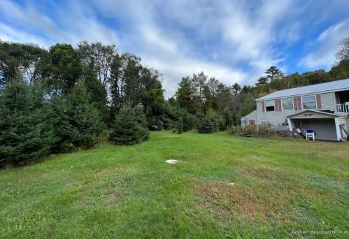 7 Colby St, Mexico, ME 04257-1719