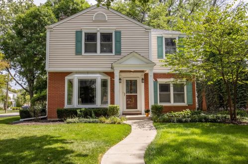 501 Lincoln Ln, Arlington Hts, IL 60004-6225
