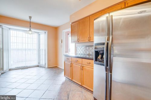 6176 Vine Forest Ct, Falls Church, VA 22044-1830