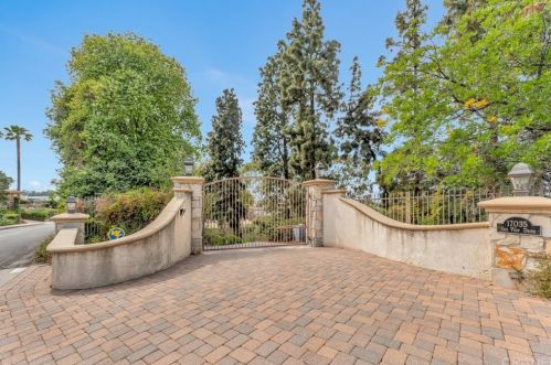 17035 Oak View Dr, Van Nuys, CA 91436-3243