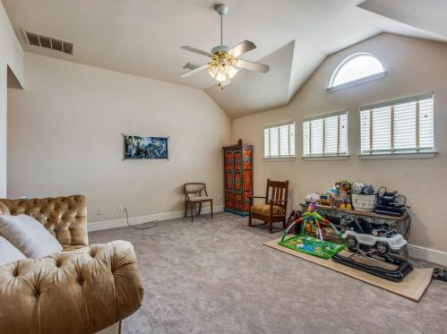 4401 Bay Vly Dr, Garland TX  75043-1874 exterior