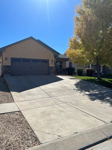 5310 Red Cedar Ct, Pueblo, CO 81005-5586