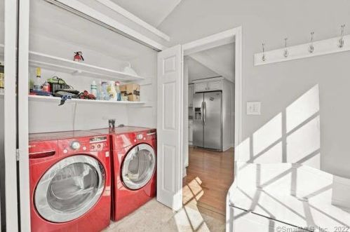35 Philo Curtis Rd, Sandy Hook CT  06482-1220 exterior
