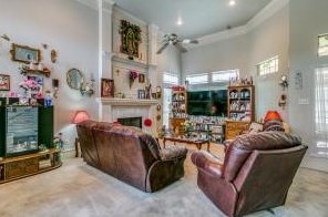 1421 Carver Ln, Irving TX  75061-3908 exterior