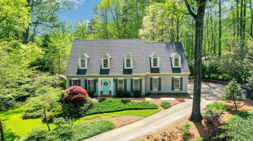 5405 Jackson Pt, Marietta, GA 30068-1818