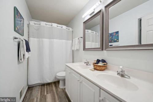 7 Stratford Garden Ct, Silver Spring MD exterior