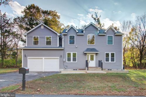 421 Brentwood Blvd, Princeton NJ  08540-8660 exterior