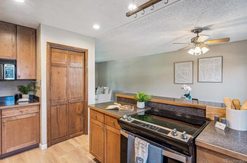 1964 Oswego Way, Aurora CO 80014-1188 exterior