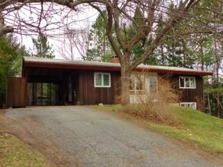 19 Dresden Rd, Hanover, NH 03755-1305