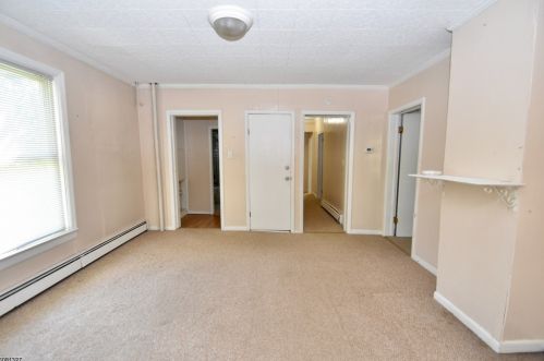 17 Brighton Ave, Andover, NJ 07821-4544