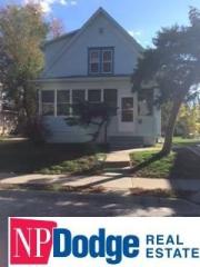 2427 Emmet St, Omaha, NE 68111-3230