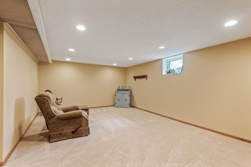 760 Iowa Ave, Saint Paul MN  55106-1018 exterior