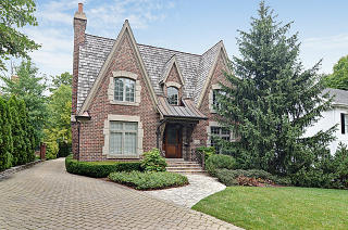 221 The Ln, Oak Brook IL  60521-3750 exterior