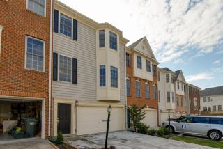 8721 Phipps Farm Way, Manassas VA  20109-4832 exterior