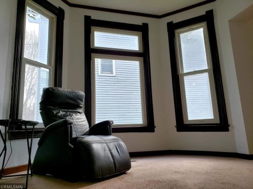 401 Charles Ave, Saint Paul MN  55103-1907 exterior