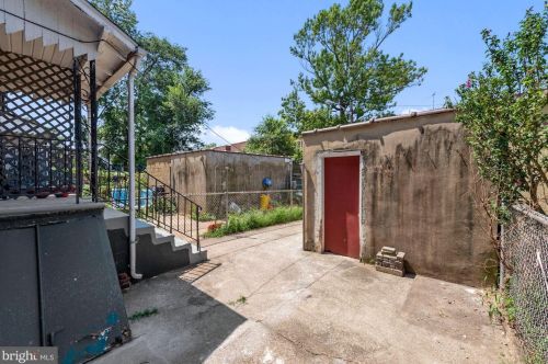 4617 Woodland Ave, Camden NJ  08110-6429 exterior