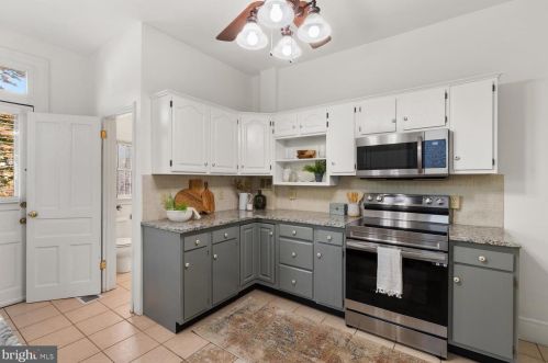 231 Mulberry St, Lancaster PA  17603-3741 exterior