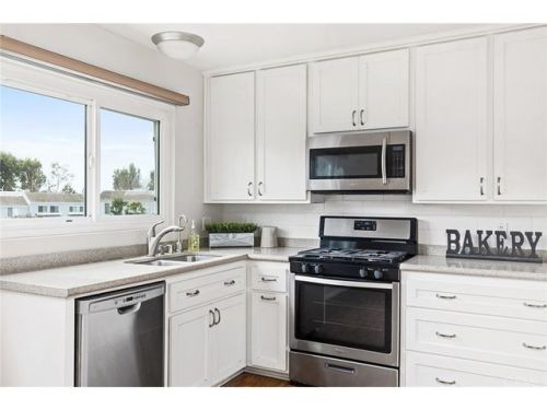 60 Eagle Pt, Irvine CA  92604-3350 exterior