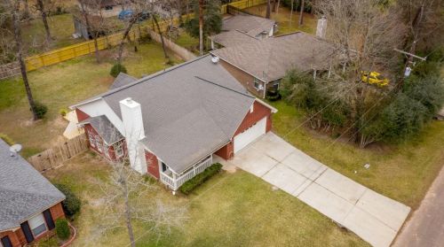 1324 Glen Oaks Dr, Conroe, TX 77385-9607