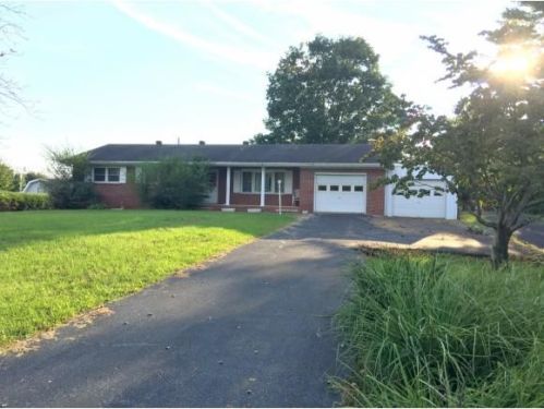 46 Virginia Dr, Castlewood, VA 24224-7009