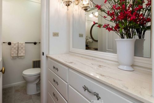 1547 El Miradero Ave, Glendale CA  91201-1203 exterior